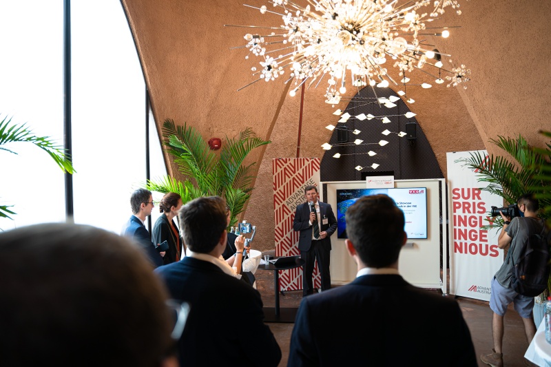 Eröffnung Fotovernissage UNIDO Global Images for respectful industrial development Opening, master of ceremony mit Elisabetta Lattanzio Illy, UNIDO Goodwill Ambassador