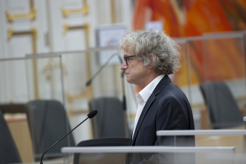 Bundesrat Adi Gross (GRÜNE) am Rednerpult