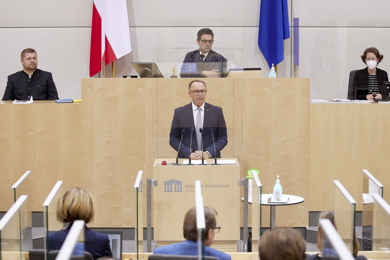 Am Rednerpult Bundesrat Günter Pröller (FPÖ)
