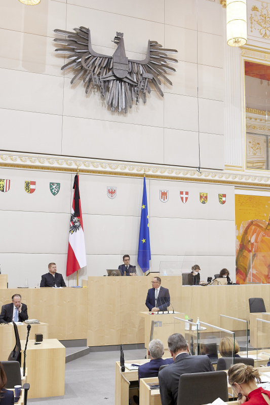 Am Rednerpult Bundesrat Günter Pröller (FPÖ)