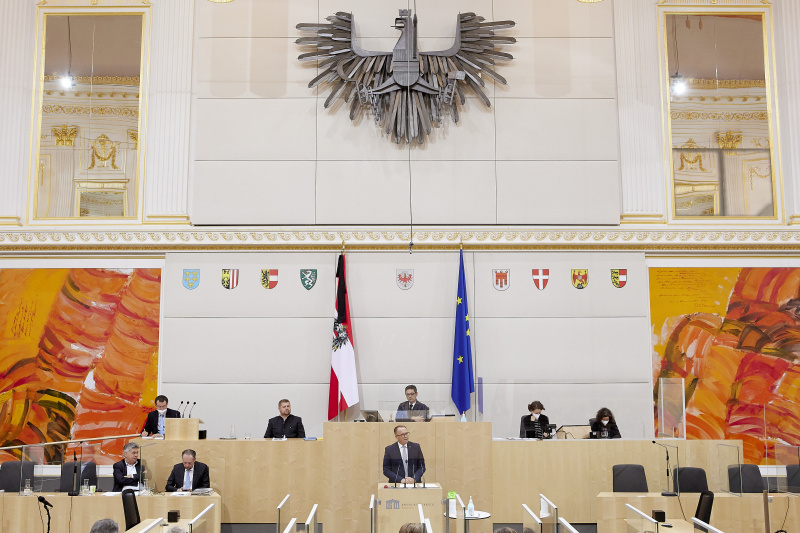 Am Rednerpult Bundesrat Günter Pröller (FPÖ)