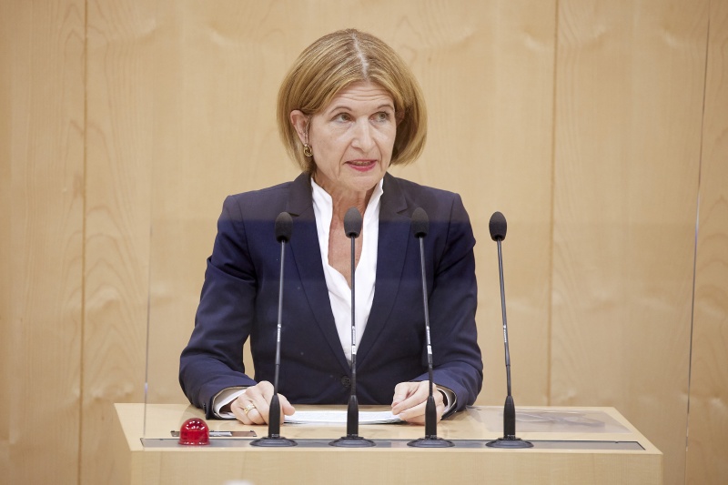 Am Rednerpult Bundesrätin Andrea Eder-Glidschthaler (ÖVP)