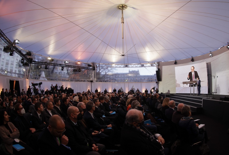 Ansprache von Alexander Schallenberg (ÖVP). Blick Richtung VeranstaltungsteilnehmerInnen