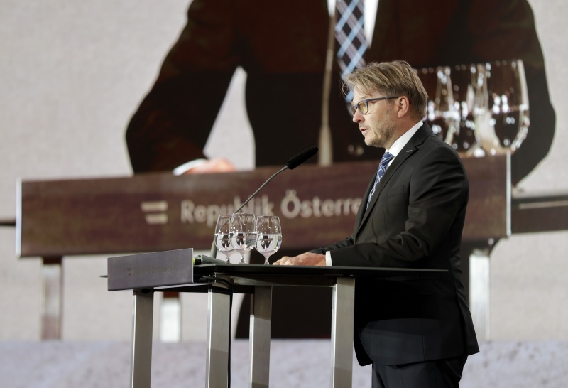 Lesung deutsch: Das Lied von Theresienstadt durch Serge Falck