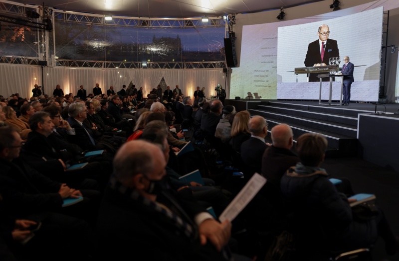Rede von Nationalratspräsident Wolfgang Sobotka (ÖVP). Blick Richtung VeranstaltungsteilnehmerInnen