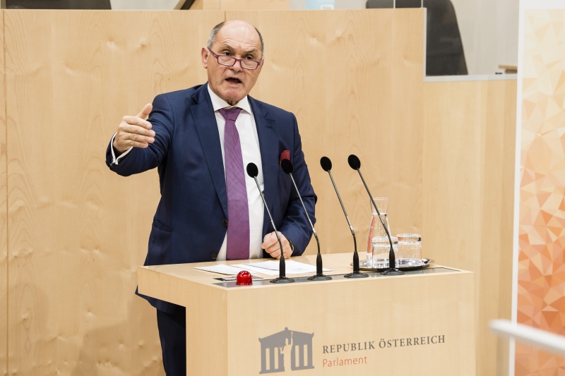 Am Rednerpult: Nationalratspräsident Wolfgang Sobotka (ÖVP)