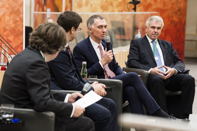 Am Podium von links: Deutscher Botschafter in der Republik Österreich Ralf Beste, ZEI Direktor Ludger Kühnhardt