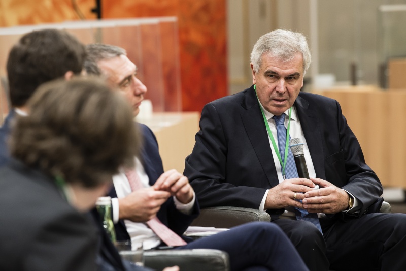 Am Podium: ZEI Direktor Ludger Kühnhardt