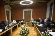 Arbeitsgespräch, von links: Schweizer Nationalratspräsident Andreas Aebi, Nationalratspräsident Wolfgang Sobotka (ÖVP)