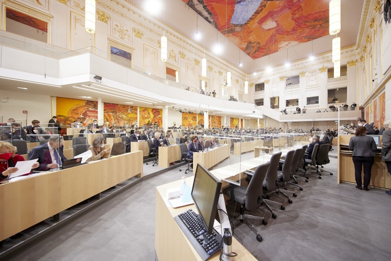 Vorsitz durch Nationalratspräsident Wolfgang Sobotka (ÖVP). Blick Richtung SitzungsteilnehmerInnen