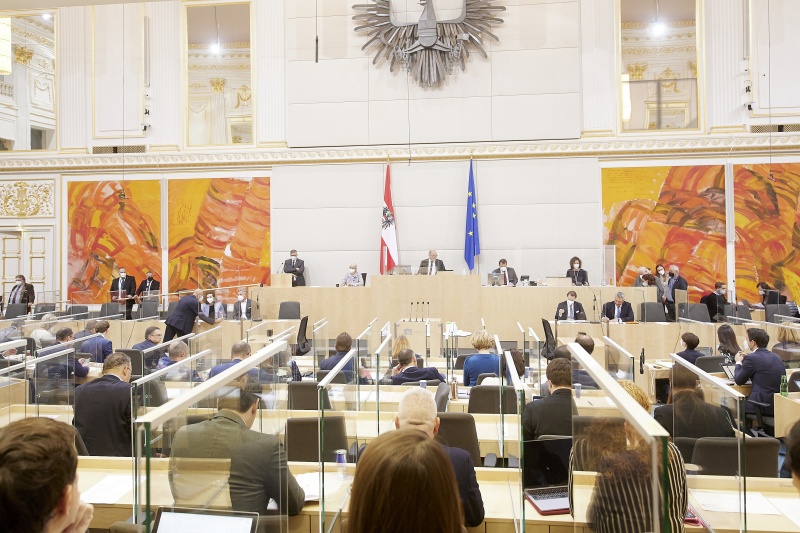 Vorsitz durch Nationalratspräsident Wolfgang Sobotka (ÖVP). Blick Richtung SitzungsteilnehmerInnen