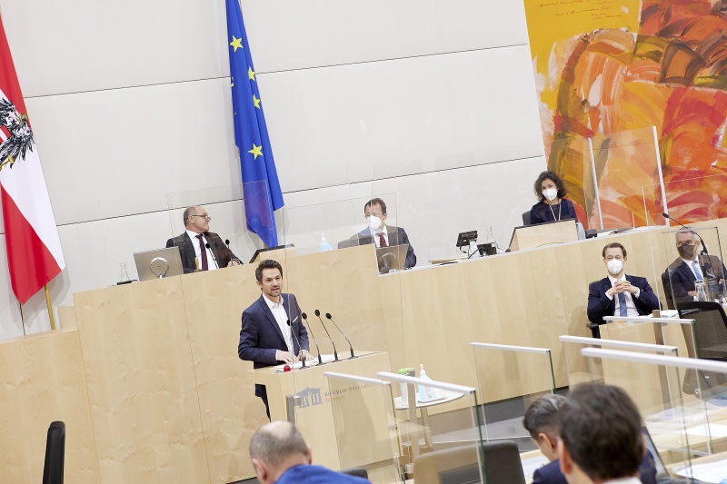 Am Rednerpult Nationalratsabgeordneter Jakob Schwarz (GRÜNE)