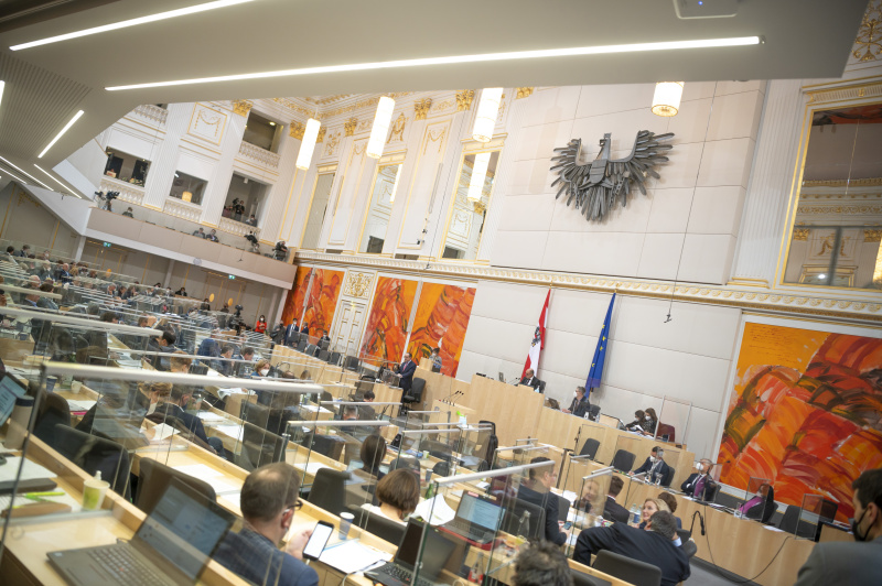 Rede von Bundeskanzler Alexander Schallenberg (ÖVP). Blick Richtung SitzungsteilnehmerInnen