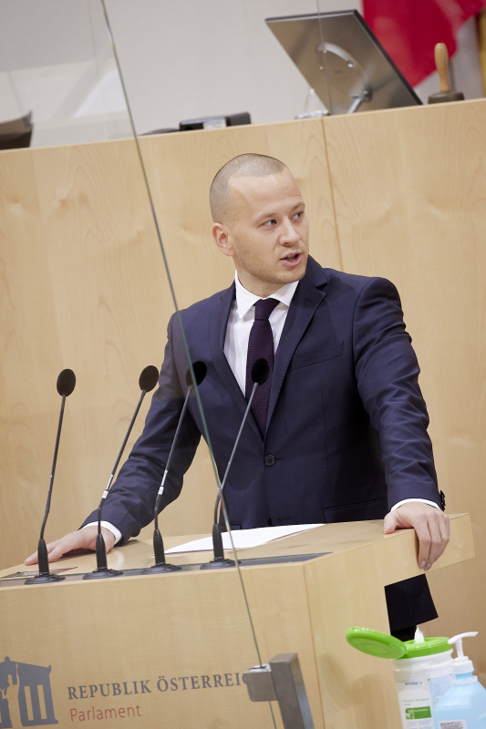 Am Rednerpult Nationalratsabgeordneter Maximilian Köllner (SPÖ)
