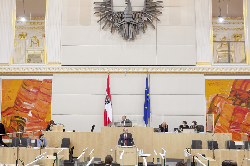 Am Rednerpult Nationalratsabgeordneter Johann Singer (ÖVP)