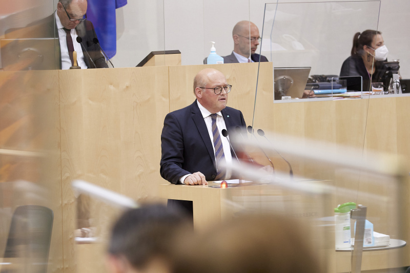 Am Rednerpult Nationalratsabgeordneter Laurenz Pöttinger (ÖVP)