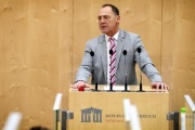 Nationalratsabgeordneter Peter Wurm (FPÖ) am Wort