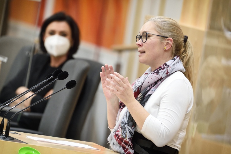 Nationalratsabgeordnete Eva-Maria Himmelbauer (ÖVP) am Wort