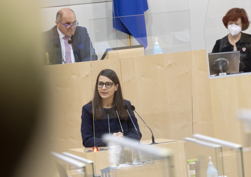 Nationalratsabgeordnete Meri Disoski (GRÜNE) am Rednerpult