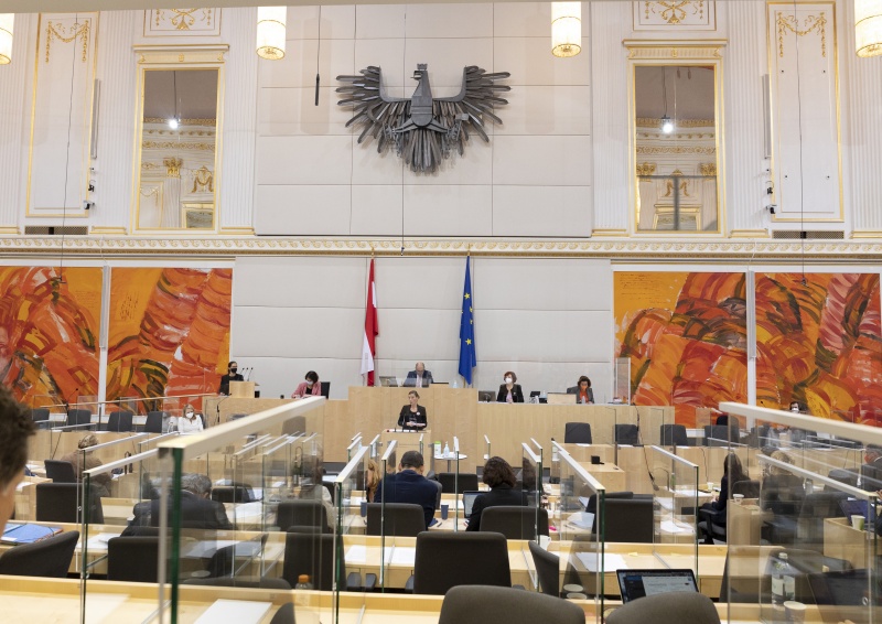 Blick in den Sitzungssaal