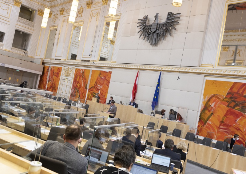 Blick in den Sitzungssaal