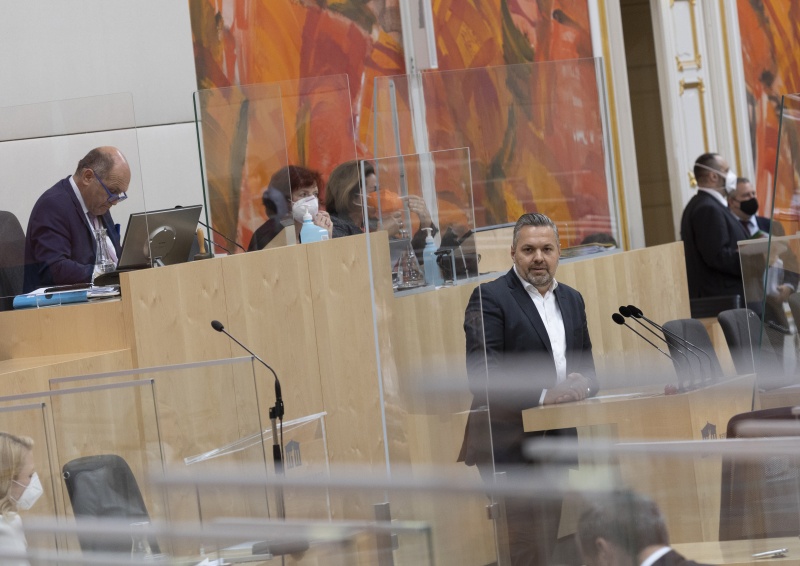 Nationalratsabgeordneter Alexander Melchior (ÖVP) am Rednerpult