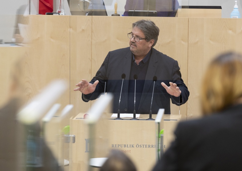 Nationalratsabgeordneter Josef Muchitsch (SPÖ) am Rednerpult