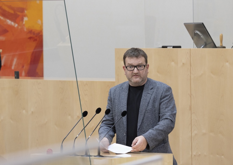 Nationalratsabgeordneter Markus Koza (GRÜNE) am Rednerpult