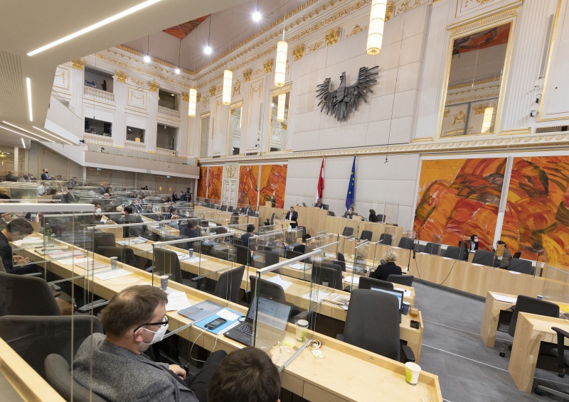 Blick in den Sitzungssaal