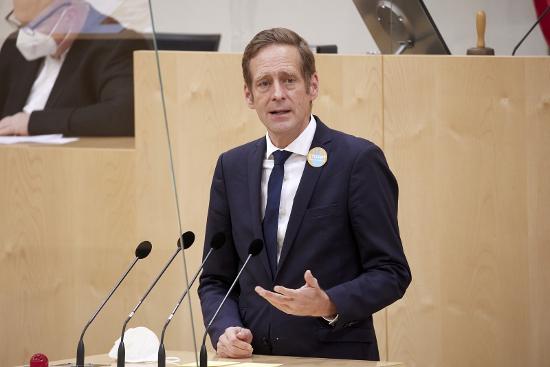 Am Rednerpult Nationalratsabgeordneter Kai Jan Krainer (SPÖ)