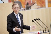 Am Rednerpult Bundesrat Christian Buchmann (ÖVP)