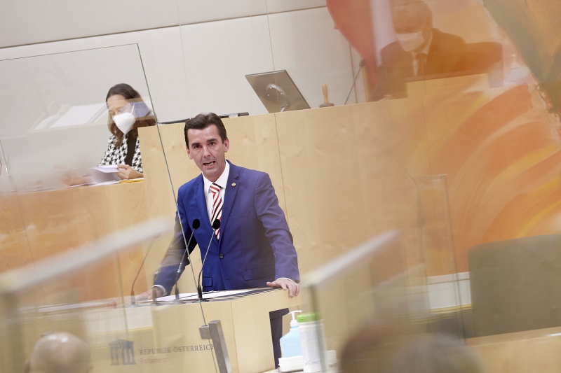 Am Rednerpult Bundesrat Josef Ofner (FPÖ)