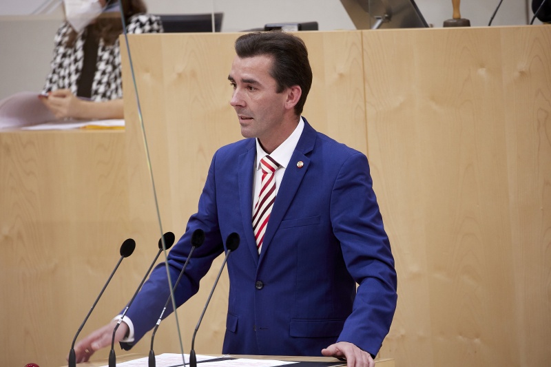 Am Rednerpult Bundesrat Josef Ofner (FPÖ)