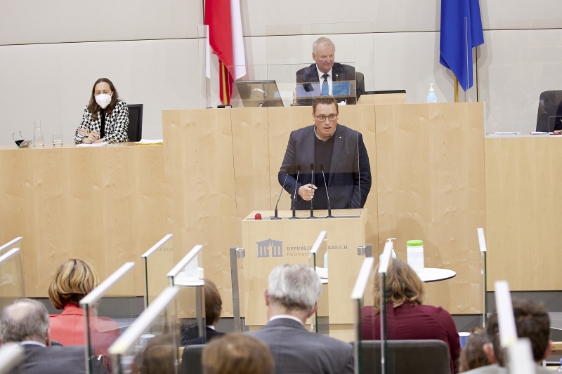 Am Rednerpult Vorsitzender der Bundesratsfraktion Christoph Steiner (FPÖ)