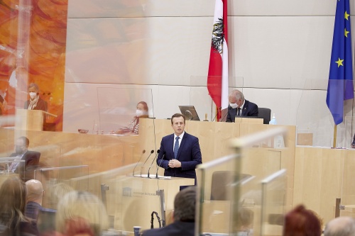 Am Rednerpult Bundesrat Karlheinz Kornhäusl (ÖVP)