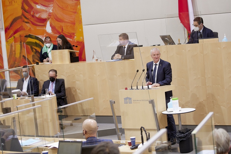 Am Rednerpult Bundesrat Günther Novak (SPÖ)