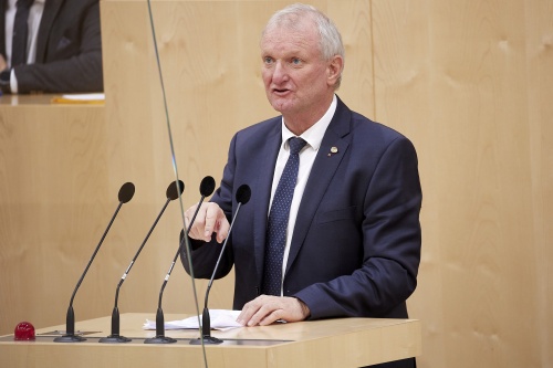 Am Rednerpult Bundesrat Günther Novak (SPÖ)