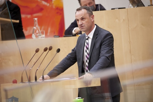 Am Rednerpult Bundesrat Dominik Reisinger (SPÖ)