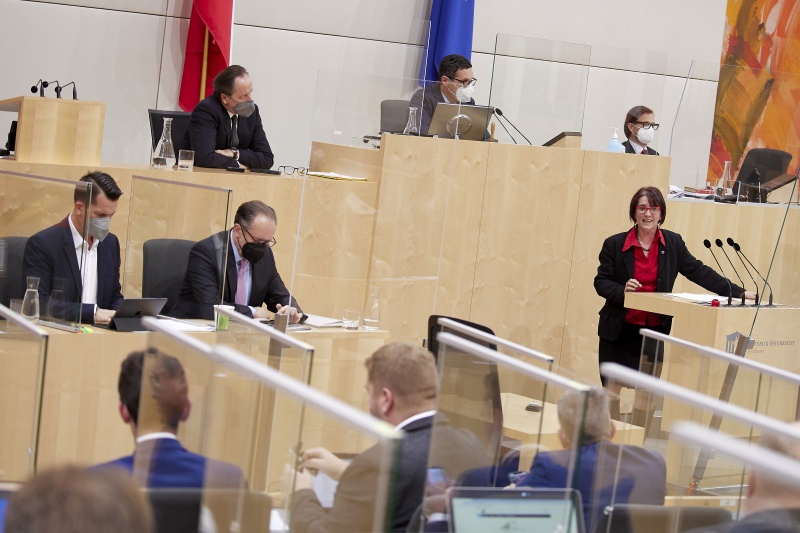 Am Rednerpult Bundesrätin Andrea Kahofer (SPÖ)