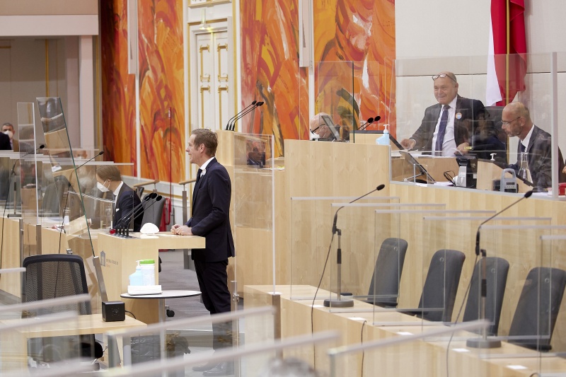 Am Rednerpult Nationalratsabgeordneter Kai Jan Krainer (SPÖ)