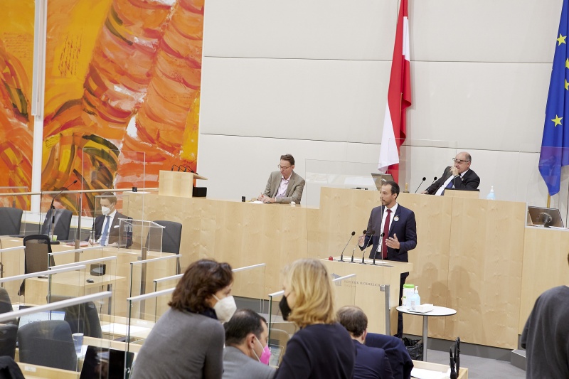 Am Rednerpult Nationalratsabgeordneter Klaus Lindinger (ÖVP)