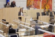 Am Rednerpult Nationalratsabgeordnete Angela Baumgartner (ÖVP)