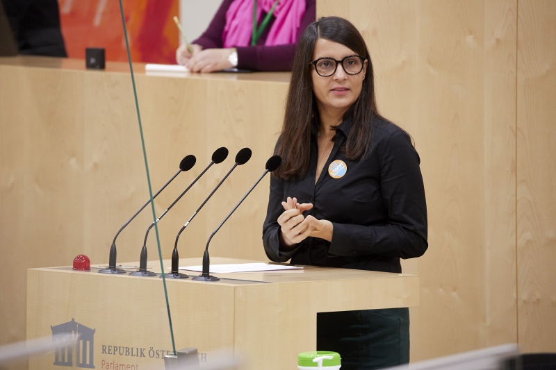 Am Rednerpult Nationalratsabgeordnete Meri Disoski (GRÜNE)