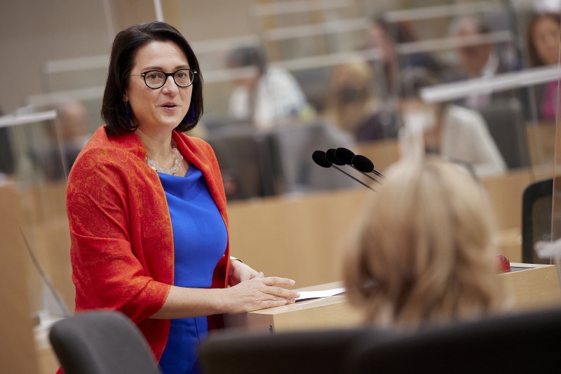 Am Rednerpult Nationalratsabgeordnete Gudrun Kugler (ÖVP)