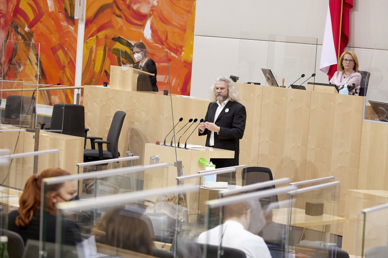 Am Rednerpult Nationalratsabgeordneter Martin Litschauer (GRÜNE)