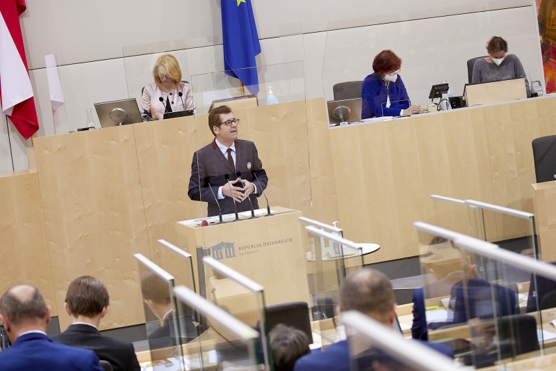 Am Rednerpult Nationalratsabgeordneter Robert Laimer (SPÖ)