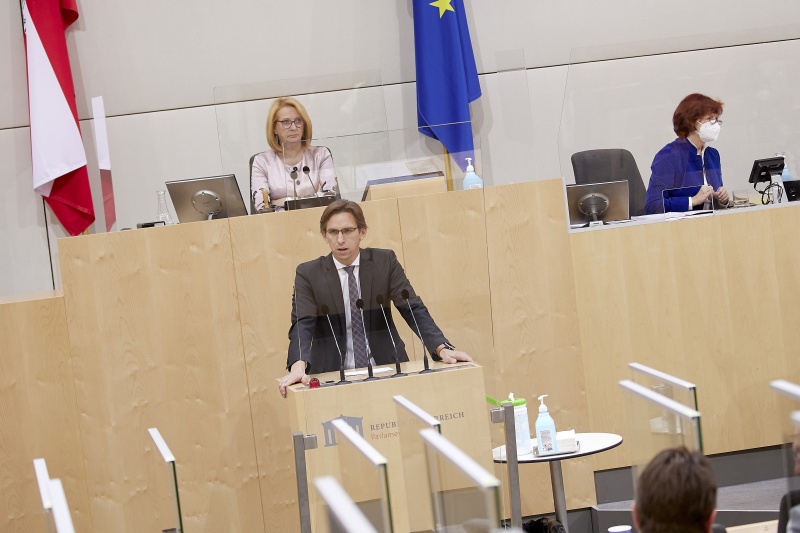 Am Rednerpult Nationalratsabgeordneter Joachim Schnabel (ÖVP)