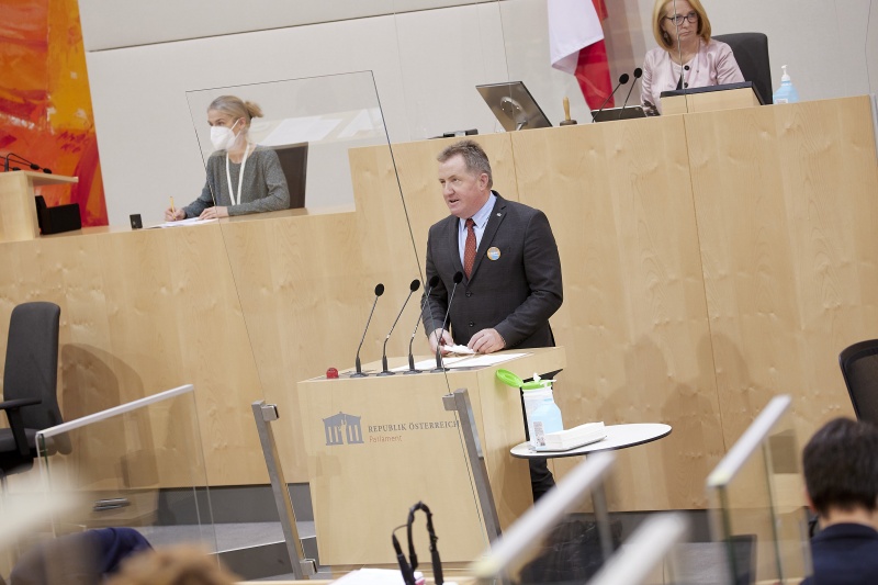 Am Rednerpult Nationalratsabgeordneter Johann Weber (ÖVP)