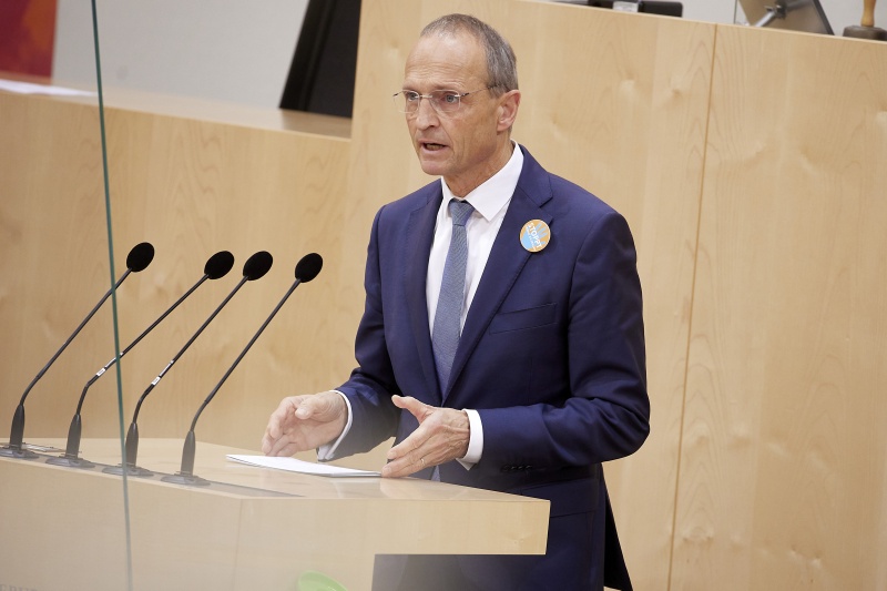 Am Rednerpult Nationalratsabgeordneter Wolfgang Gerstl (ÖVP)