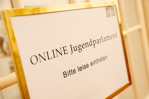 Hinweisschild Online Jugendparlament